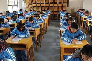 国足平均年龄比塔吉克斯坦大4.5岁，身价为对手1.5倍